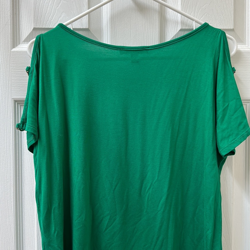 Cable & Gauge Green Cold Shoulder Top - Picture 5 of 11